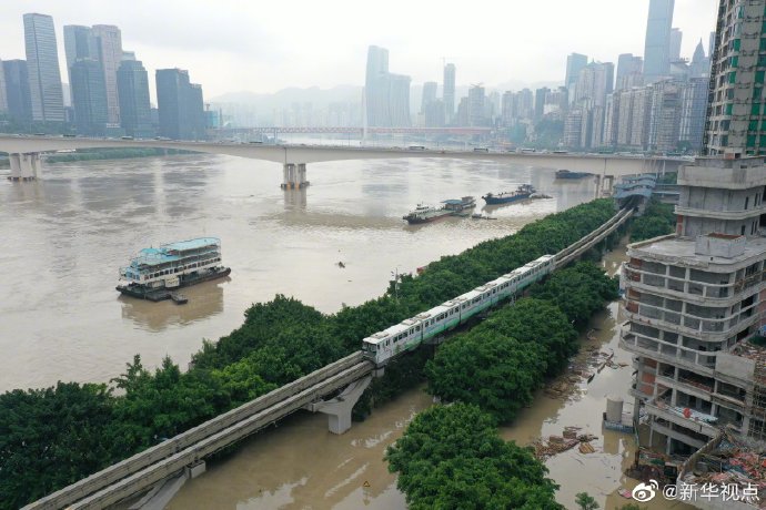 重慶洪崖洞等多處景點(diǎn)被淹，已啟動史上首次防汛I級應(yīng)急響應(yīng)(圖3)