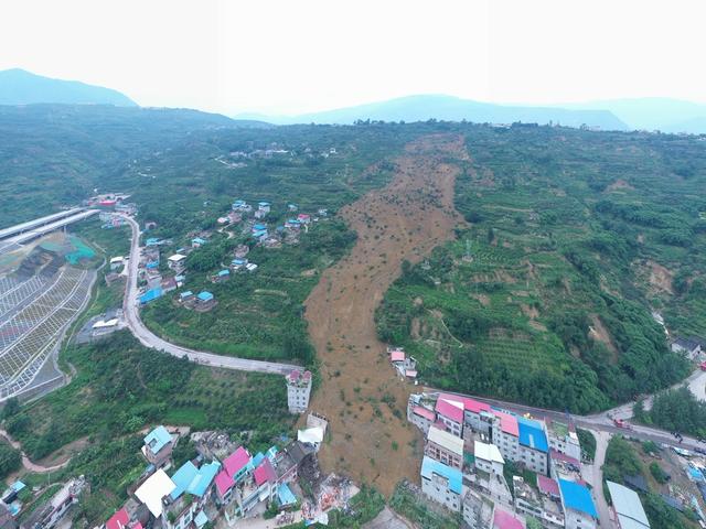 應(yīng)急部：今年洪澇致271人失蹤死亡，直接經(jīng)濟(jì)損失超兩千億
