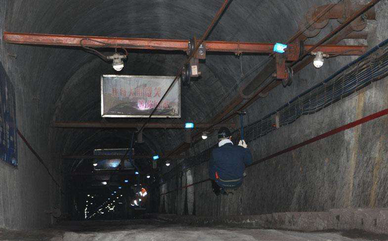 煤礦井下緊急避險(xiǎn)系統(tǒng)應(yīng)急救援車功能、使用維護(hù)說明